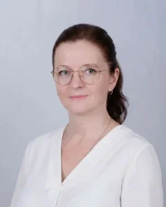 Katharina beantwortet Ihre Fragen zuverlässig und begleitet Sie persönlich auf dem Weg zu Ihrem akademischen Erfolg.