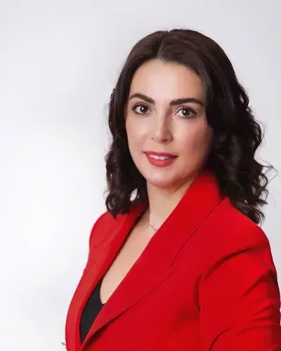 Sabine Sabine leitet unser Autorinnenteam und stellt sicher, dass jeder Text höchsten Qualitätsstandards entspricht.